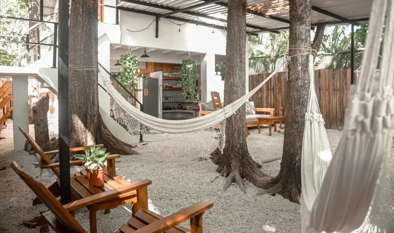 Zeneidas Surf Garden hostel in santa teresa costa rica 