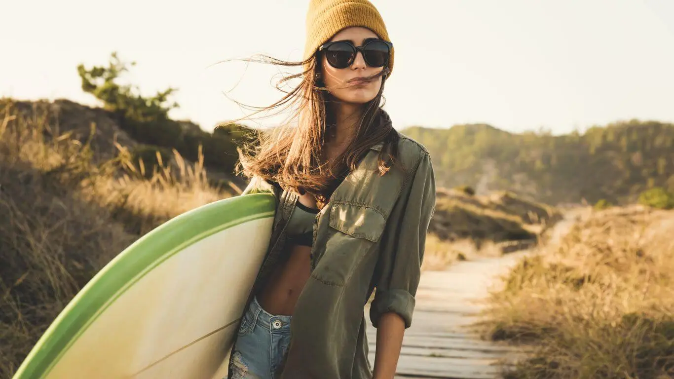 women surfer fashion